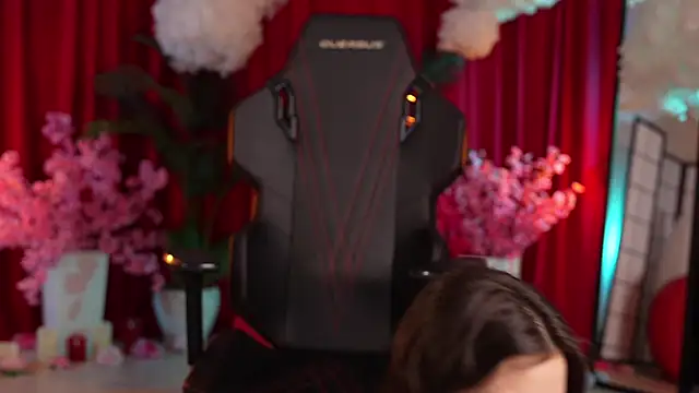 Snapshot of KittyCaitlin chatting on 03-01-25, 11:47 KittyCaitlin online show from 03-01-25, 11:47