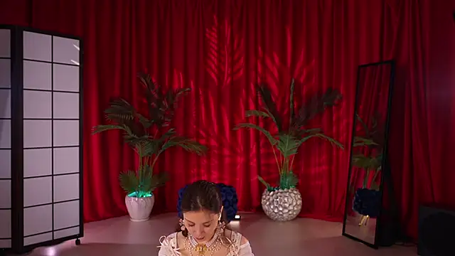 Snapshot of KittyCaitlin chatting on 10-14-25, 11:27 KittyCaitlin online show from 10-14-25, 11:27