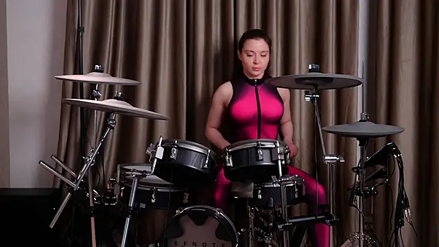 KittyCaitlin online show from 04-28-26, 09:53