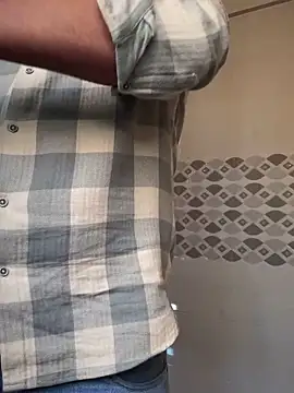 Snapshot of Spicy_aryan chatting on 01-27-25, 08:18 Spicy aryan online show from 01-27-25, 08:18