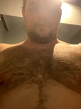 Snapshot of carlos01172011 chatting on 11-01-25, 02:35 carlos01172011 online show from 11-01-25, 02:35