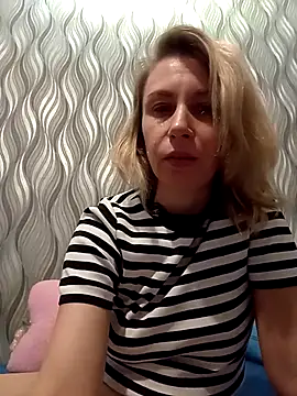 MissisMilk online show from 05-13-26, 01:52