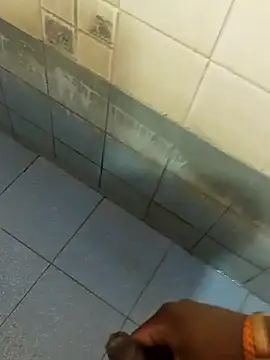 dinesh682 online show from 11-24-25, 09:14