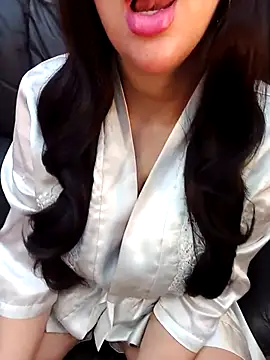 Queen sousou online show from 02-16-25, 10:32