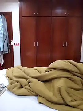 Queen sousou online show from 02-20-25, 10:59