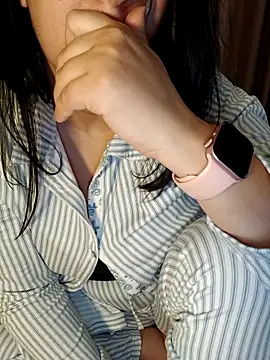 Queen sousou online show from 12-20-25, 10:22