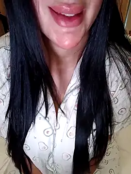 Queen sousou online show from 04-28-26, 08:08