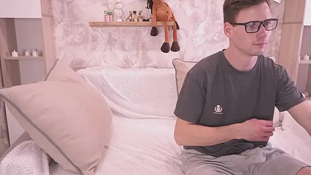 FluffyHat online show from 12-14-25, 08:24