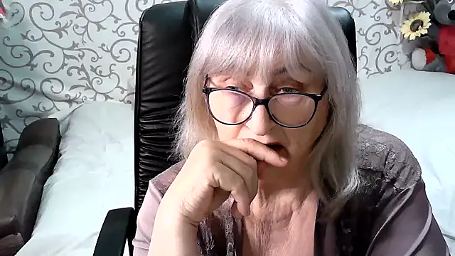 Snapshot of LolkaAlyss chatting on 02-16-25, 09:16 LolkaAlyss online show from 02-16-25, 09:16