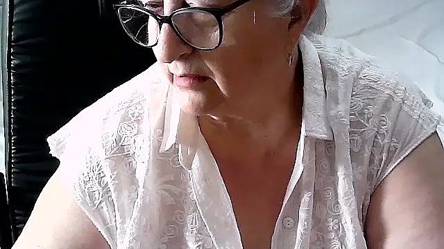 Snapshot of LolkaAlyss chatting on 02-18-25, 01:11 LolkaAlyss online show from 02-18-25, 01:11