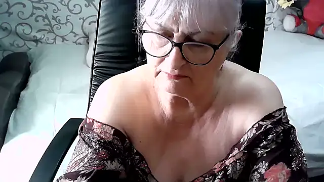 Snapshot of LolkaAlyss chatting on 02-21-25, 12:39 LolkaAlyss online show from 02-21-25, 12:39