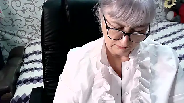 Snapshot of LolkaAlyss chatting on 03-05-25, 10:10 LolkaAlyss online show from 03-05-25, 10:10