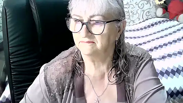 Snapshot of LolkaAlyss chatting on 03-08-25, 09:40 LolkaAlyss online show from 03-08-25, 09:40