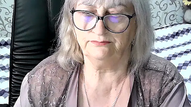 Snapshot of LolkaAlyss chatting on 03-10-25, 03:45 LolkaAlyss online show from 03-10-25, 03:45