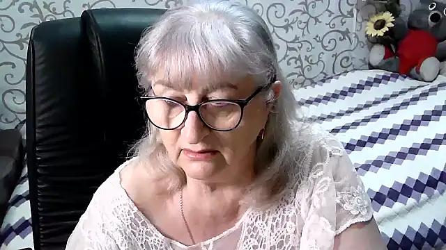 Snapshot of LolkaAlyss chatting on 03-12-25, 06:44 LolkaAlyss online show from 03-12-25, 06:44