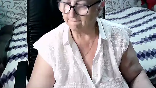 Snapshot of LolkaAlyss chatting on 03-15-25, 06:43 LolkaAlyss online show from 03-15-25, 06:43