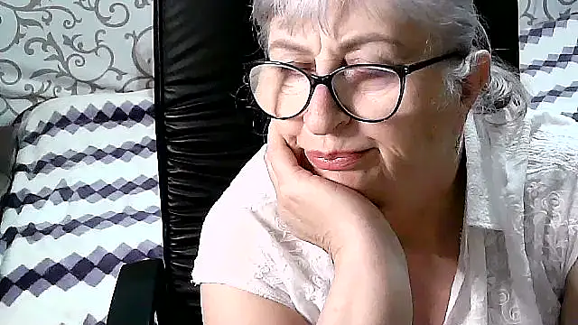 Snapshot of LolkaAlyss chatting on 03-15-25, 09:49 LolkaAlyss online show from 03-15-25, 09:49