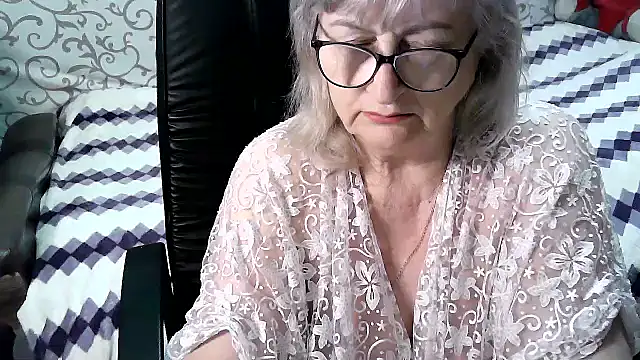 Snapshot of LolkaAlyss chatting on 03-23-25, 04:49 LolkaAlyss online show from 03-23-25, 04:49