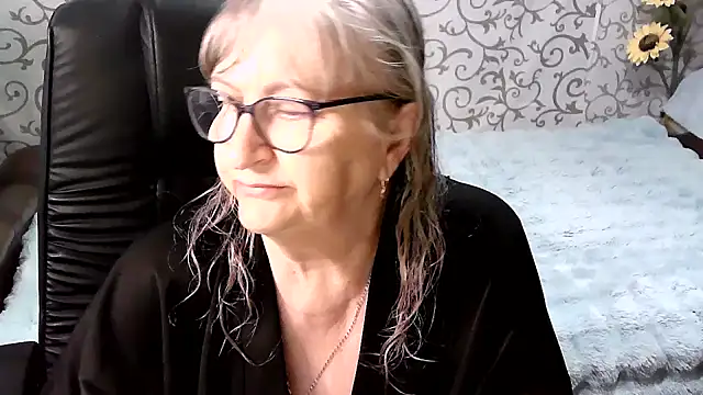 Snapshot of LolkaAlyss chatting on 09-21-25, 03:52 LolkaAlyss online show from 09-21-25, 03:52