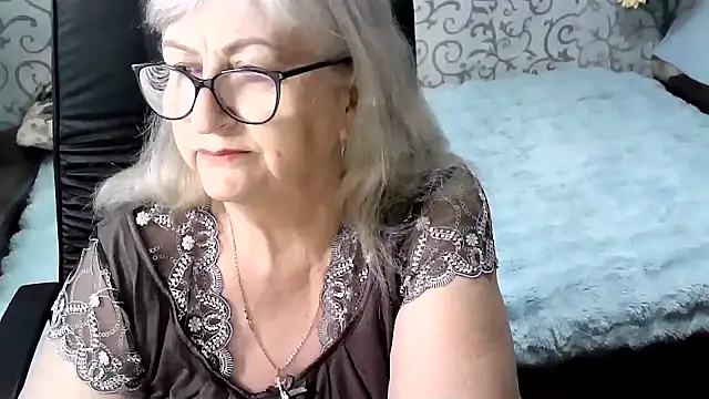 Snapshot of LolkaAlyss chatting on 10-07-25, 05:37 LolkaAlyss online show from 10-07-25, 05:37