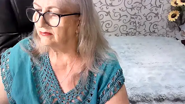 Snapshot of LolkaAlyss chatting on 10-22-25, 07:02 LolkaAlyss online show from 10-22-25, 07:02