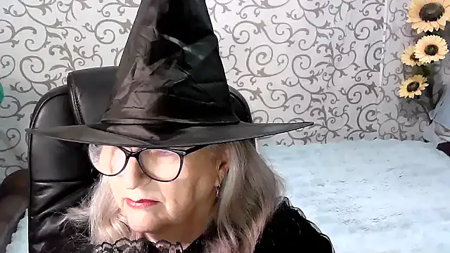 Snapshot of LolkaAlyss chatting on 10-25-25, 06:02 LolkaAlyss online show from 10-25-25, 06:02