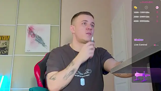 Snapshot of Ethan_and_mike chatting on 09-10-25, 12:38 Ethan and mike online show from 09-10-25, 12:38