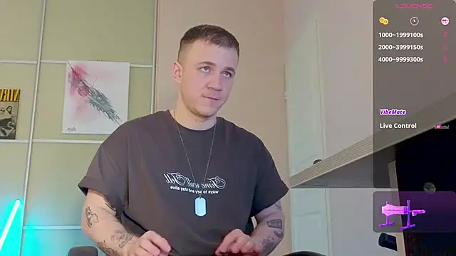 Snapshot of Ethan_and_mike chatting on 09-11-25, 12:16 Ethan and mike online show from 09-11-25, 12:16