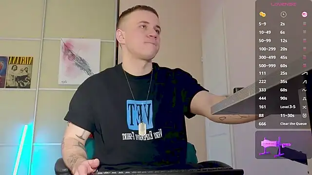 Snapshot of Ethan_and_mike chatting on 10-22-25, 11:43 Ethan and mike online show from 10-22-25, 11:43