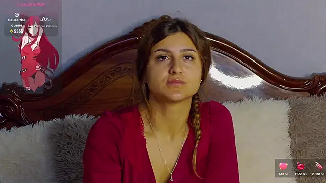 Snapshot of NicolePlay chatting on 09-29-25, 05:01 NicolePlay online show from 09-29-25, 05:01