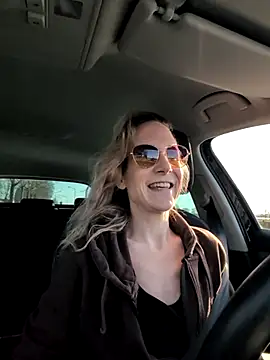 Snapshot of NaomiAndFriends chatting on 03-07-25, 08:34 NaomiAndFriends online show from 03-07-25, 08:34