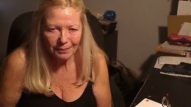 Snapshot of XTRAHORNYONE chatting on 03-02-25, 03:45 XTRAHORNYONE online show from 03-02-25, 03:45