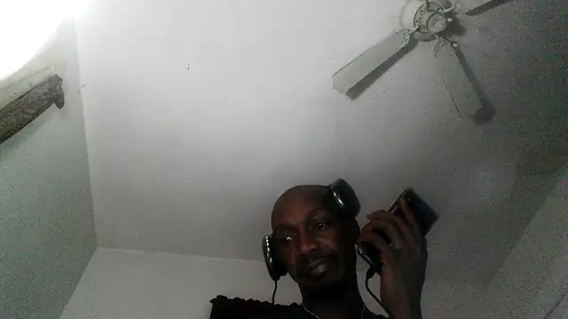 Snapshot of RinsingWood84 chatting on 03-06-25, 05:46 RinsingWood84 online show from 03-06-25, 05:46