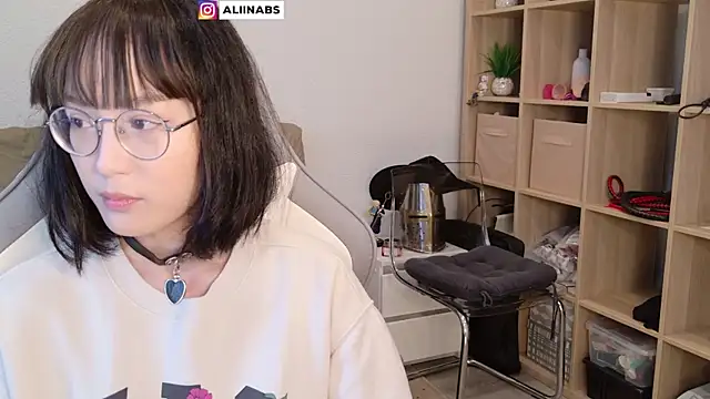 aliiiiiina online show from 01-29-25, 05:40