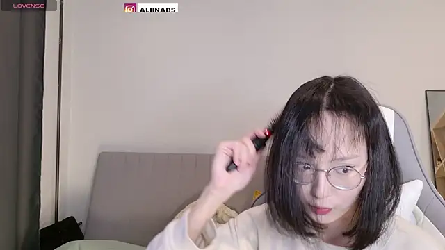 aliiiiiina online show from 02-17-25, 11:53