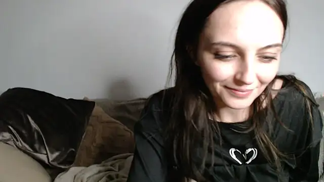 Snapshot of Katze22 chatting on 12-11-24, 03:15 Katze22 online show from 12-11-24, 03:15