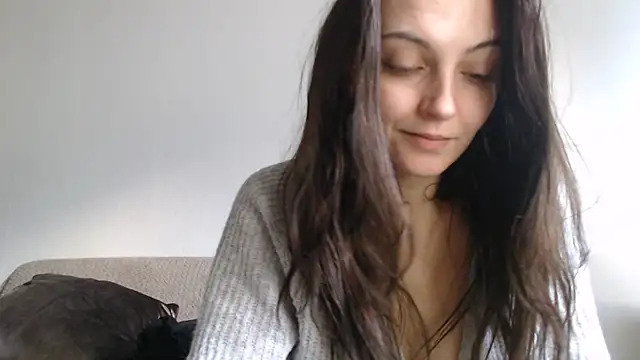 Snapshot of Katze22 chatting on 12-20-24, 09:11 Katze22 online show from 12-20-24, 09:11