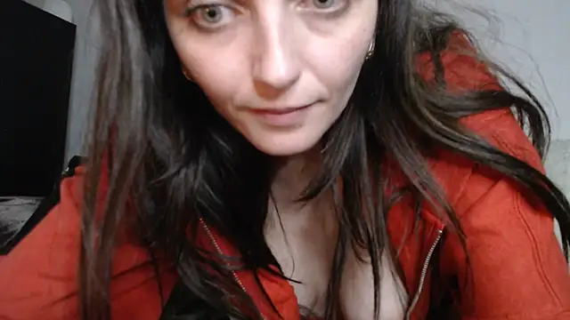 Snapshot of Katze22 chatting on 12-21-24, 11:13 Katze22 online show from 12-21-24, 11:13