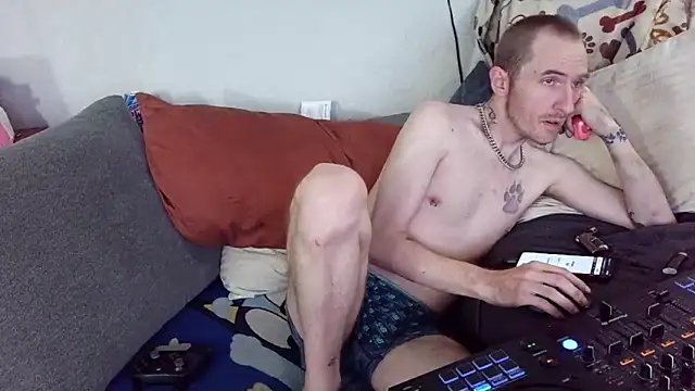 pyrowuff online show from 09-22-25, 02:02