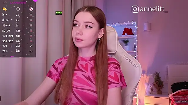 Snapshot of Annelitt chatting on 01-07-25, 07:28 Annelitt online show from 01-07-25, 07:28