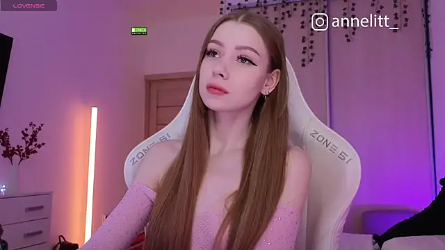 Snapshot of Annelitt chatting on 12-16-25, 08:14 Annelitt online show from 12-16-25, 08:14