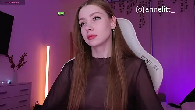 Snapshot of Annelitt chatting on 12-19-25, 09:22 Annelitt online show from 12-19-25, 09:22