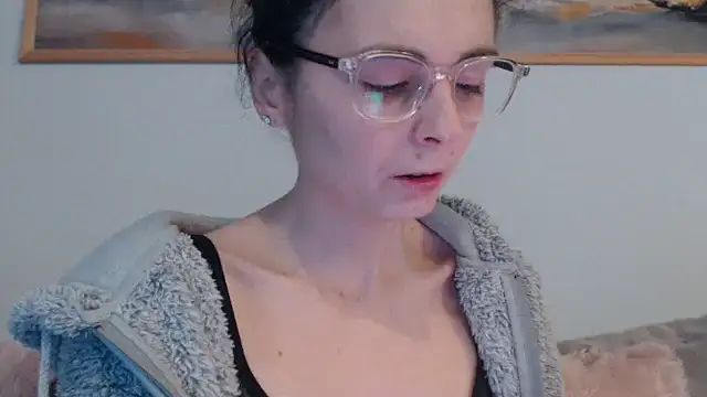 Snapshot of cleophee chatting on 04-05-26, 06:10 cleophee online show from 04-05-26, 06:10