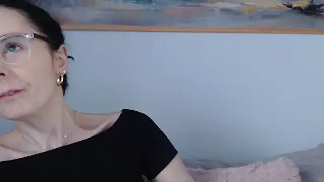 Snapshot of cleophee chatting on 04-09-26, 05:51 cleophee online show from 04-09-26, 05:51
