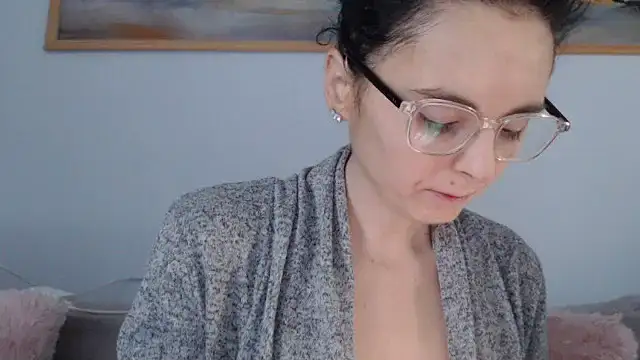 Snapshot of cleophee chatting on 04-17-26, 05:43 cleophee online show from 04-17-26, 05:43