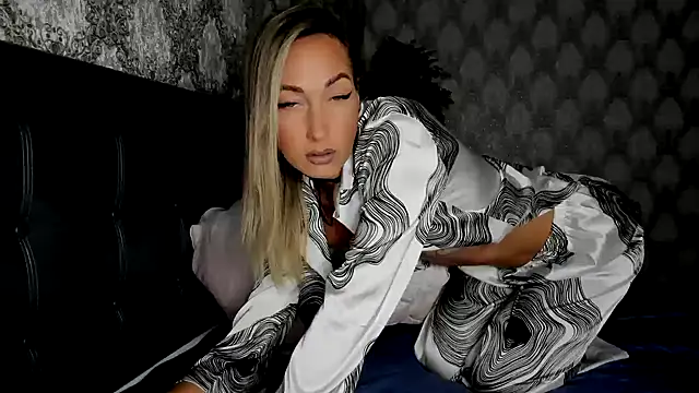 Snapshot of StarryHanna chatting on 02-18-25, 08:14 StarryHanna online show from 02-18-25, 08:14