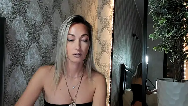 Snapshot of StarryHanna chatting on 02-28-25, 06:41 StarryHanna online show from 02-28-25, 06:41