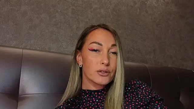 Snapshot of StarryHanna chatting on 10-15-25, 09:15 StarryHanna online show from 10-15-25, 09:15