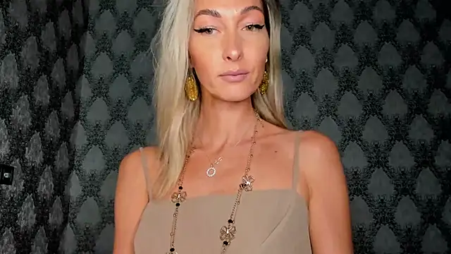 Snapshot of StarryHanna chatting on 12-02-25, 08:37 StarryHanna online show from 12-02-25, 08:37