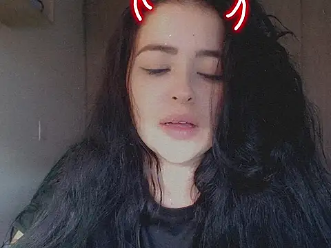 Snapshot of Aleska__Bell chatting on 09-20-25, 10:22 Aleska Bell online show from 09-20-25, 10:22